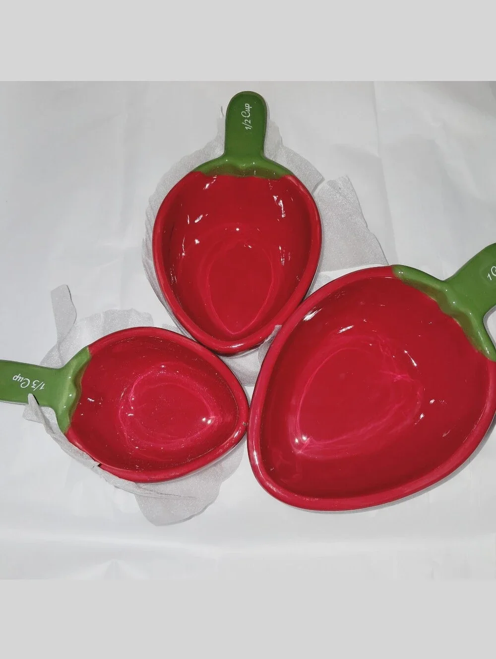 Target NWT 3Pk Strawberry Shaped Nesting Ceramic Measuring Cups In Red/Green